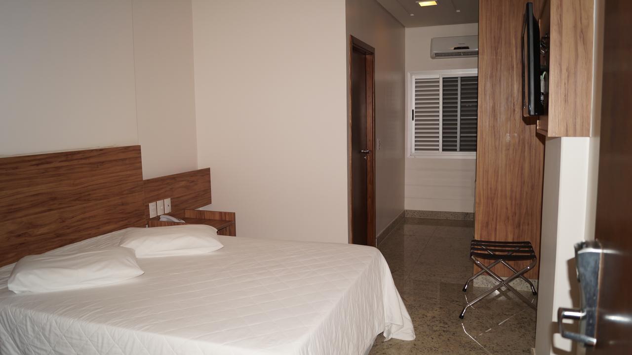 Lindoya Hotel Catalão Extérieur photo